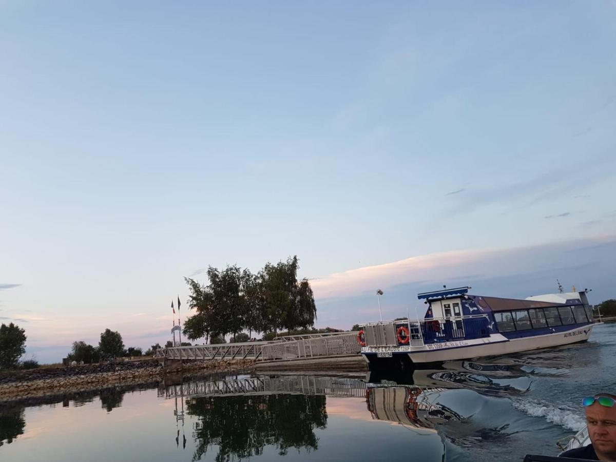 فيلا Chez Cadet Larzicourt المظهر الخارجي الصورة
